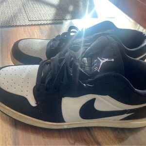 Nike Black and White Men's Sneakers